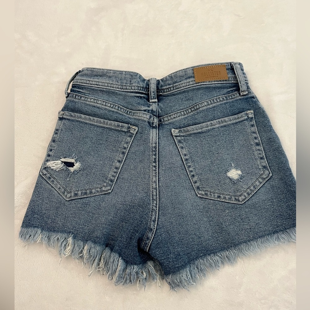 Hollister High Rise Jean Shorts- New Without Tag - Picture 6 of 9